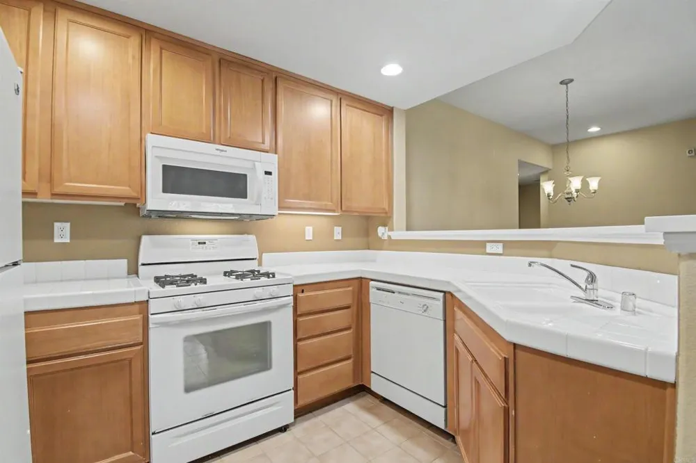 1361 Caminito De La Luna Chula Vista, CA 91911