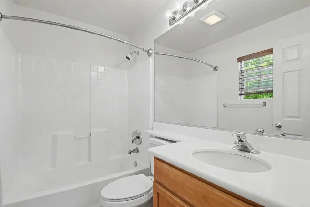 1361 Caminito De La Luna Chula Vista, CA 91911