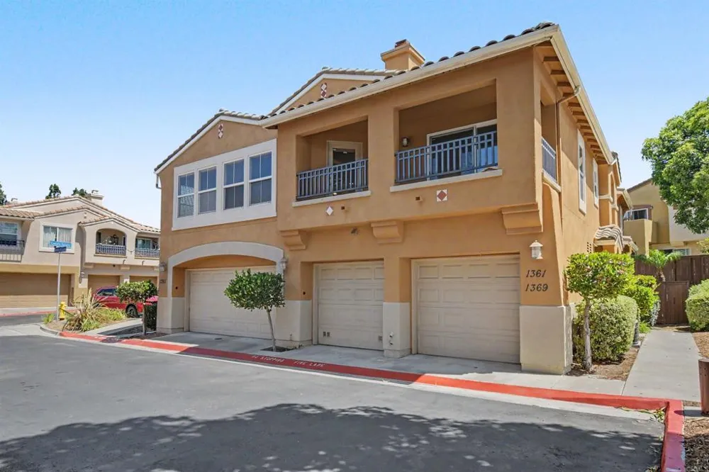 1361 Caminito De La Luna Chula Vista, CA 91911
