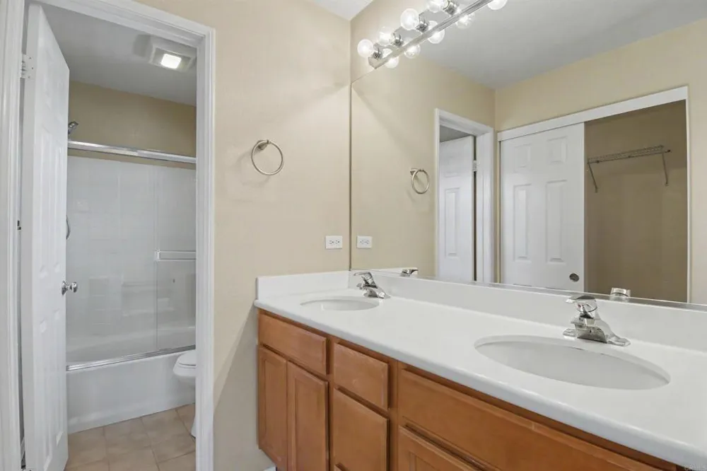 1361 Caminito De La Luna Chula Vista, CA 91911