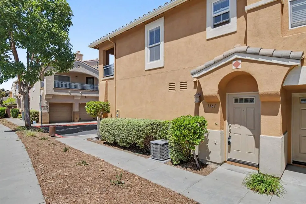 1361 Caminito De La Luna Chula Vista, CA 91911