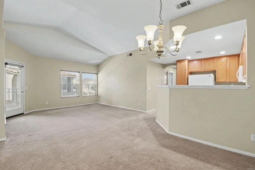 1361 Caminito De La Luna Chula Vista, CA 91911