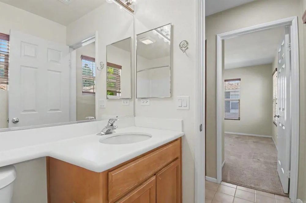 1361 Caminito De La Luna Chula Vista, CA 91911