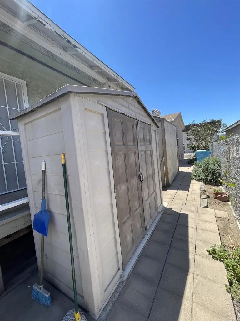 148 W Hall Avenue San Ysidro, CA 92173