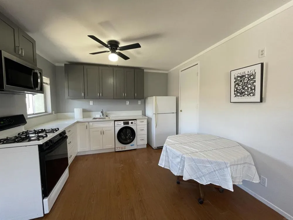 148 W Hall Avenue San Ysidro, CA 92173