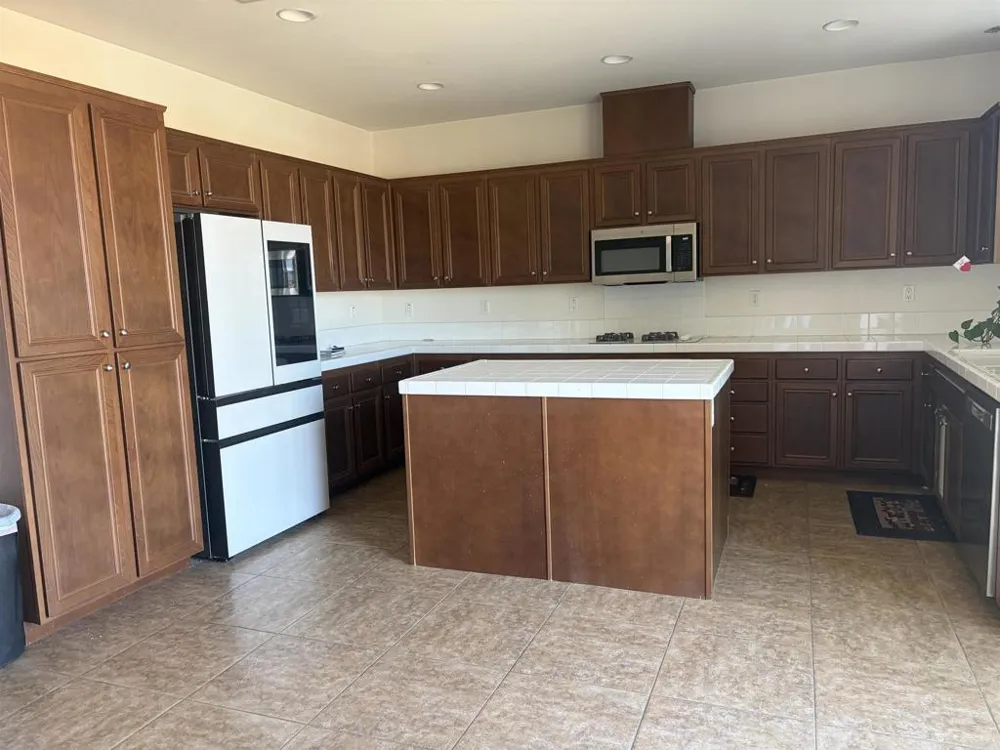 5044 Crescent Bay Drive San Diego, CA 92154