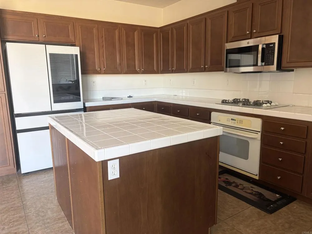 5044 Crescent Bay Drive San Diego, CA 92154