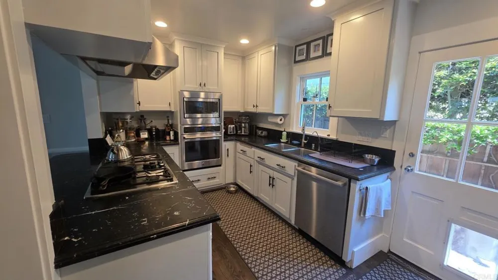 240 H AVENUE Coronado, CA 92118