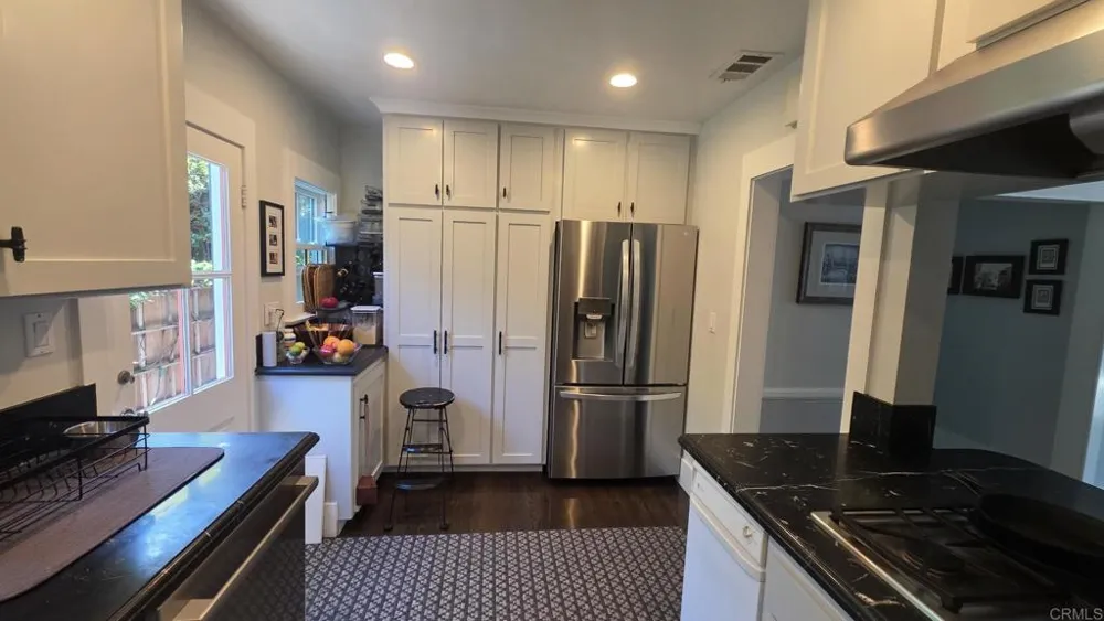 240 H AVENUE Coronado, CA 92118