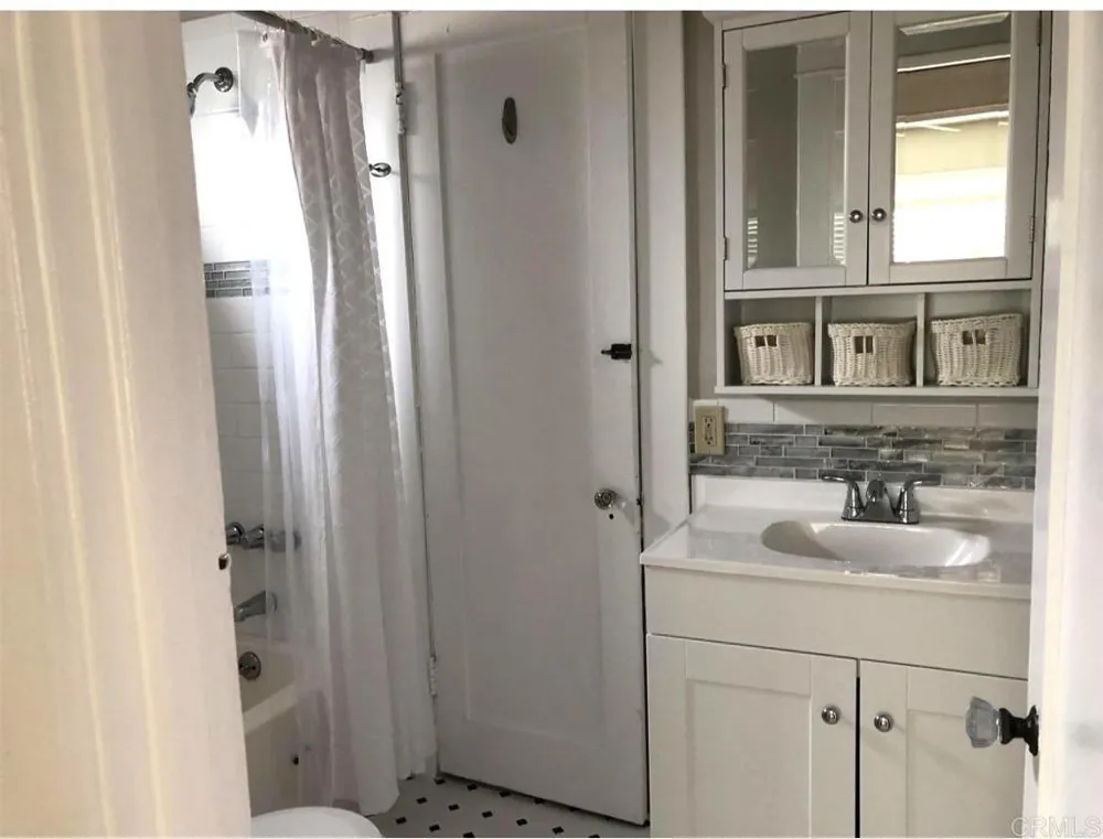 1944 32nd St San Diego, CA 92102