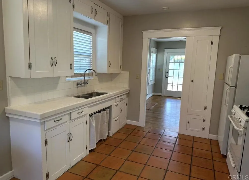 1944 32nd St San Diego, CA 92102
