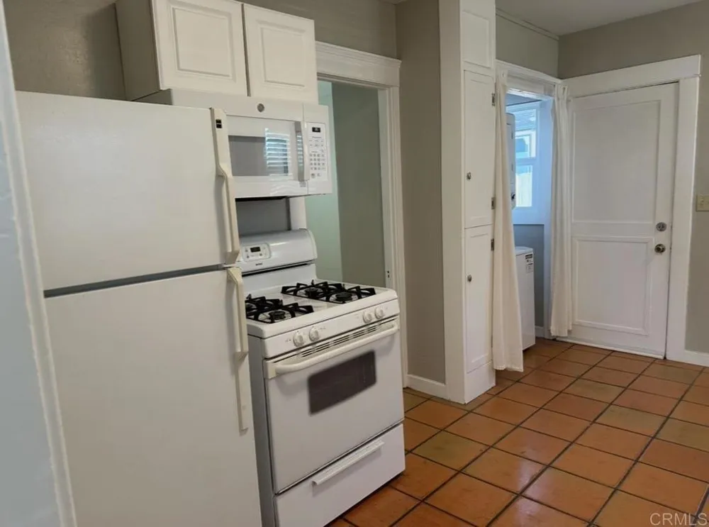 1944 32nd St San Diego, CA 92102