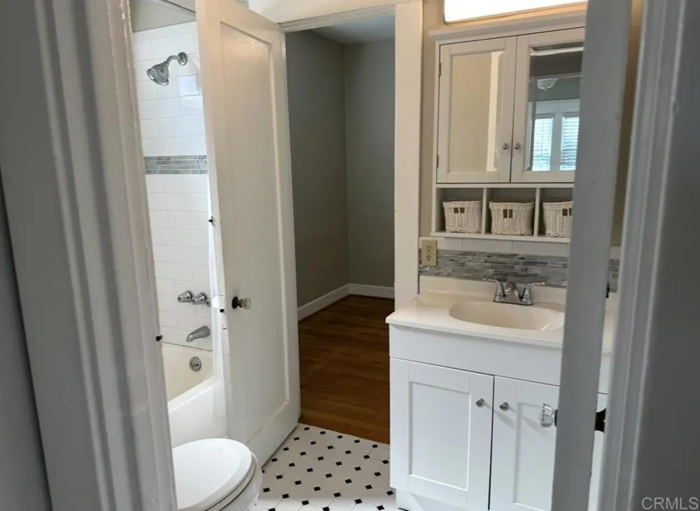 1944 32nd St San Diego, CA 92102
