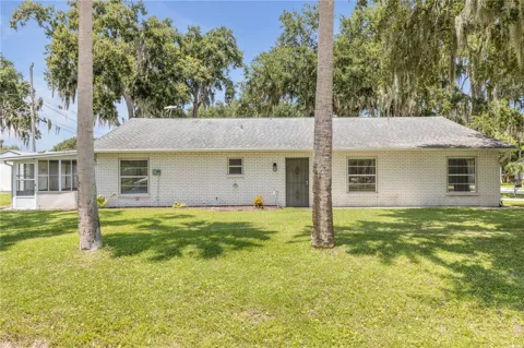 1870 QUEEN PALM DRIVE