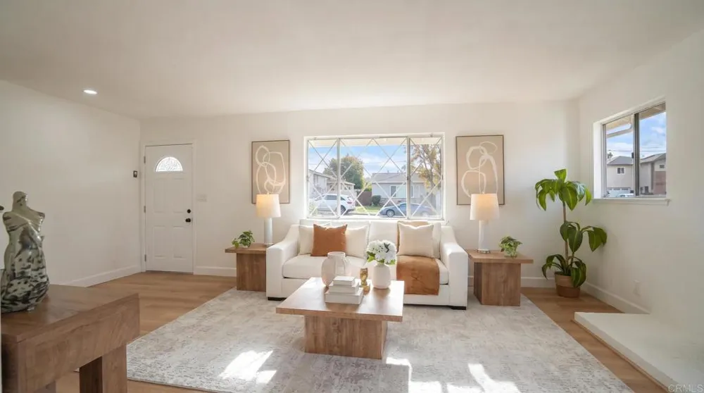 152 Welling Way San Diego, CA 92114