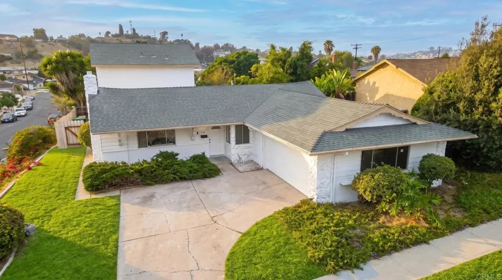 152 Welling Way San Diego, CA 92114