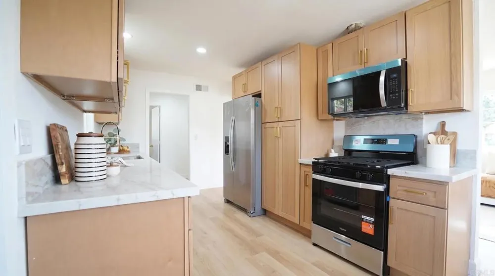 152 Welling Way San Diego, CA 92114