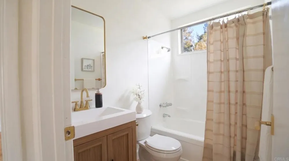 152 Welling Way San Diego, CA 92114