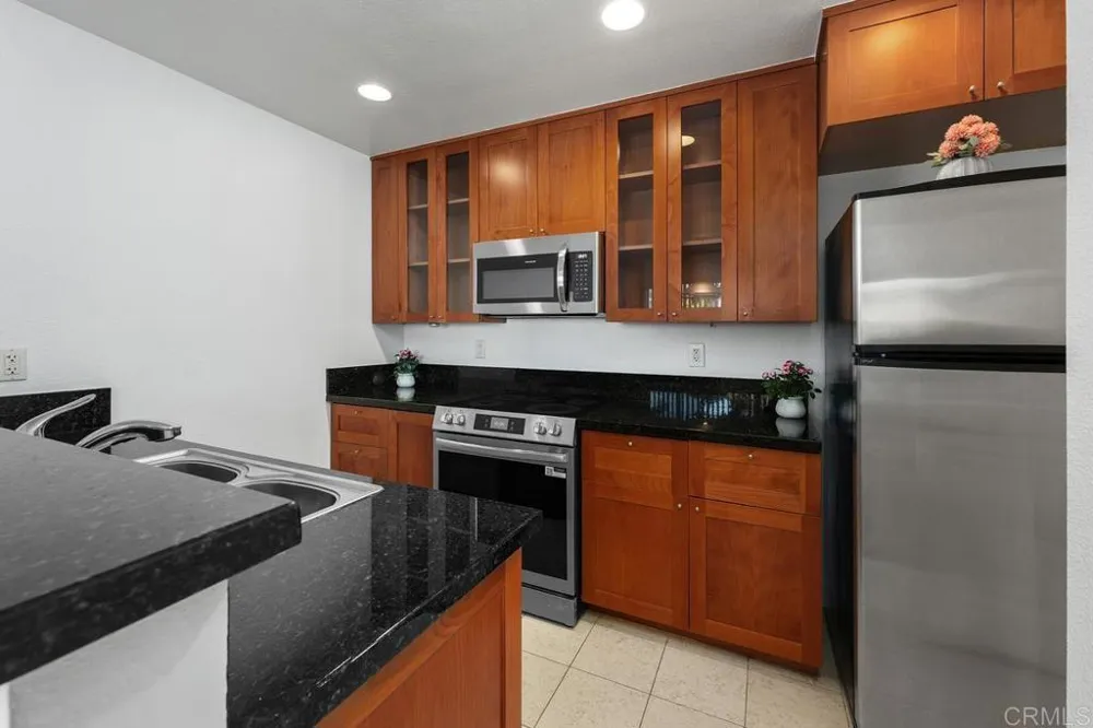 8544 Via Mallorca #B La Jolla, CA 92037