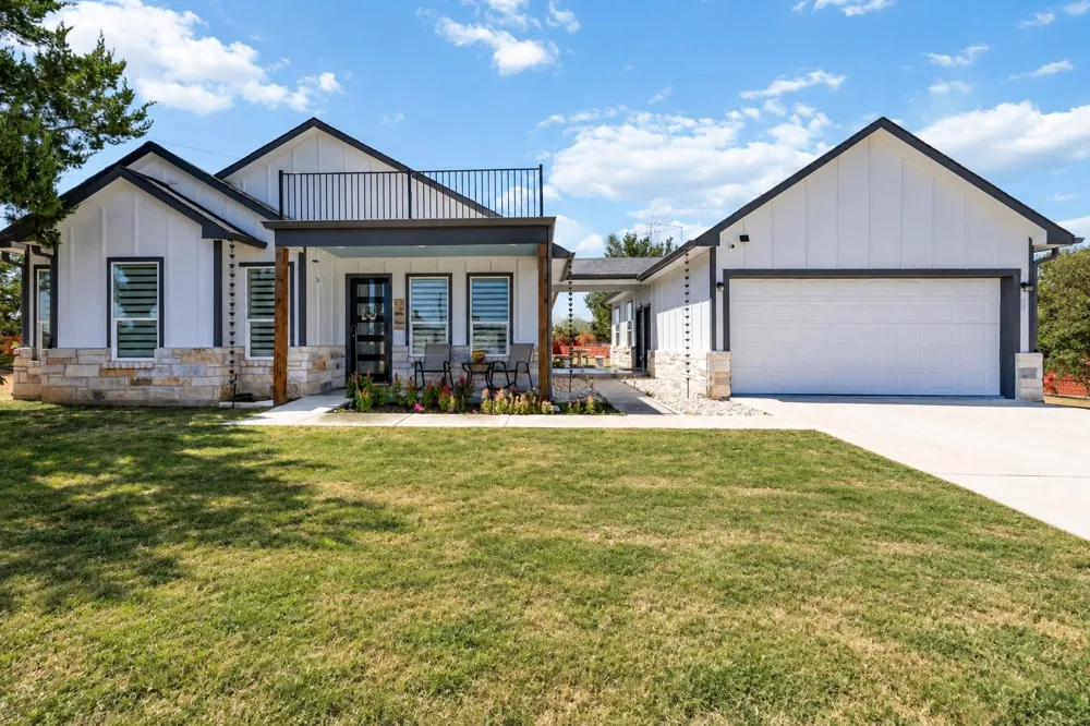 123 Zacate Street Elgin, TX 78621