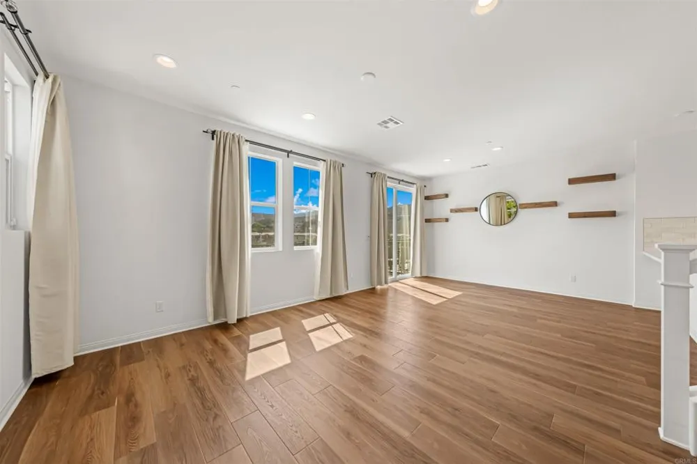 10353 Graphite Street Spring Valley, CA 91977