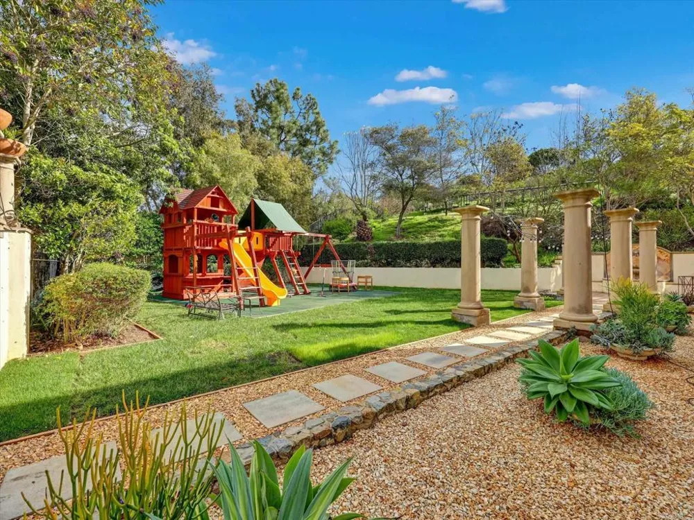 17839 La Amapola Rancho Santa Fe, CA 92067