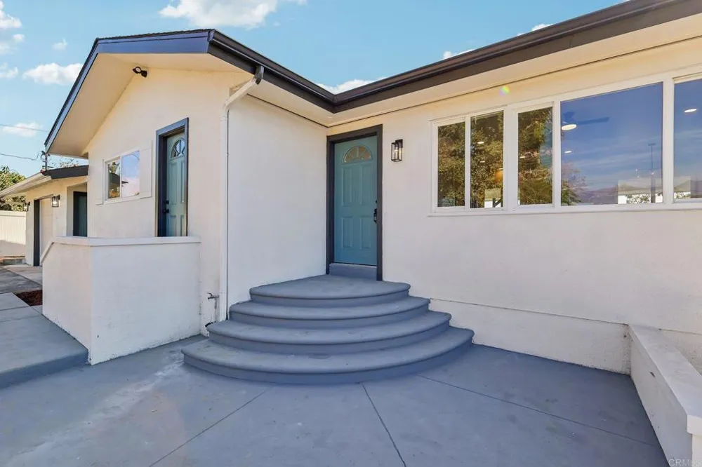 1477 Montgomery Drive Vista, CA 92084