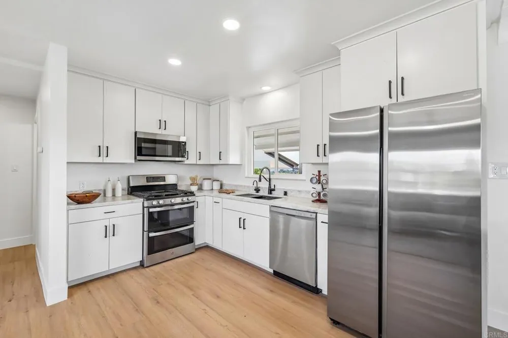 1477 Montgomery Drive Vista, CA 92084
