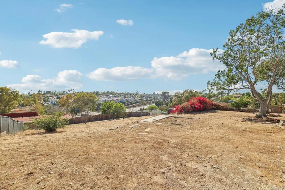 1477 Montgomery Drive Vista, CA 92084
