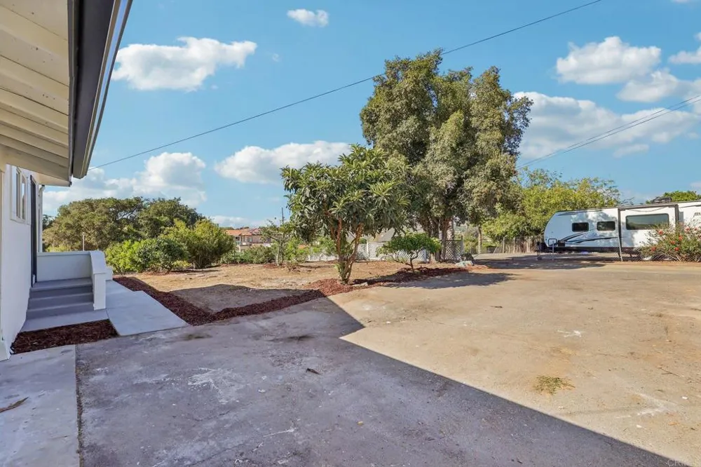 1477 Montgomery Drive Vista, CA 92084