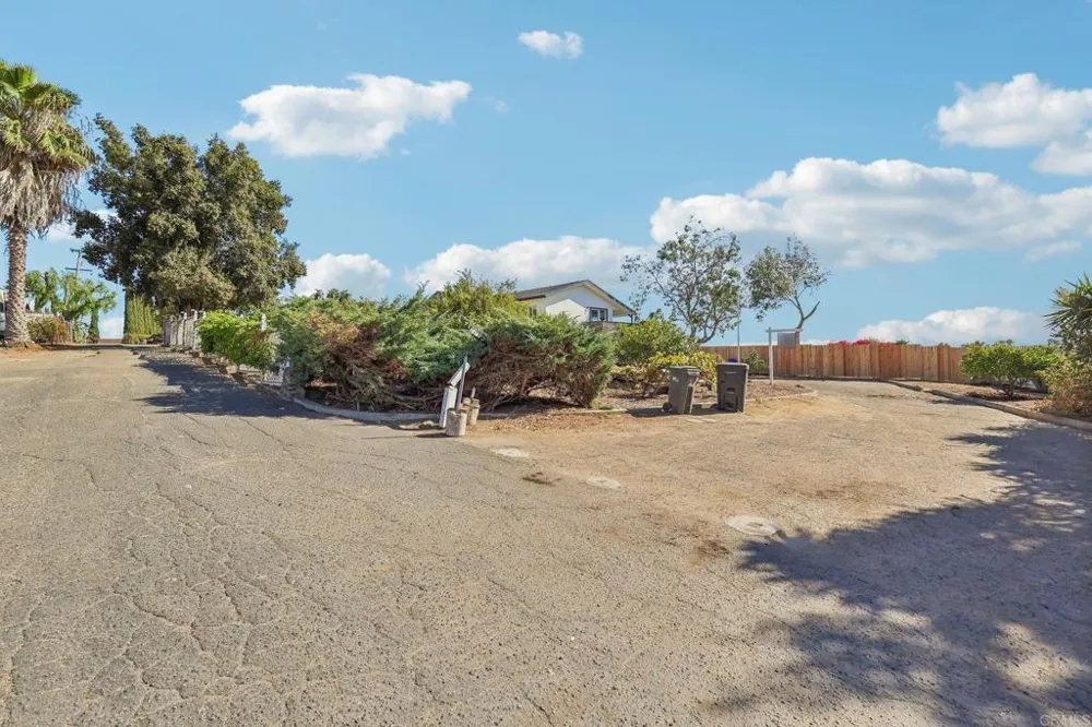 1477 Montgomery Drive Vista, CA 92084