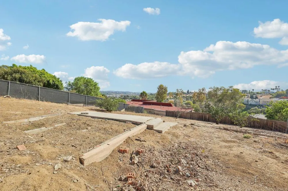 1477 Montgomery Drive Vista, CA 92084