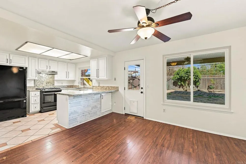 10355 PASEO PALMAS DR. Lakeside, CA 92040