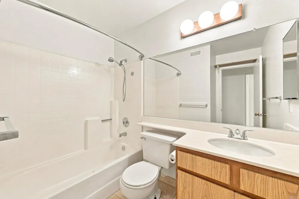 10355 PASEO PALMAS DR. Lakeside, CA 92040