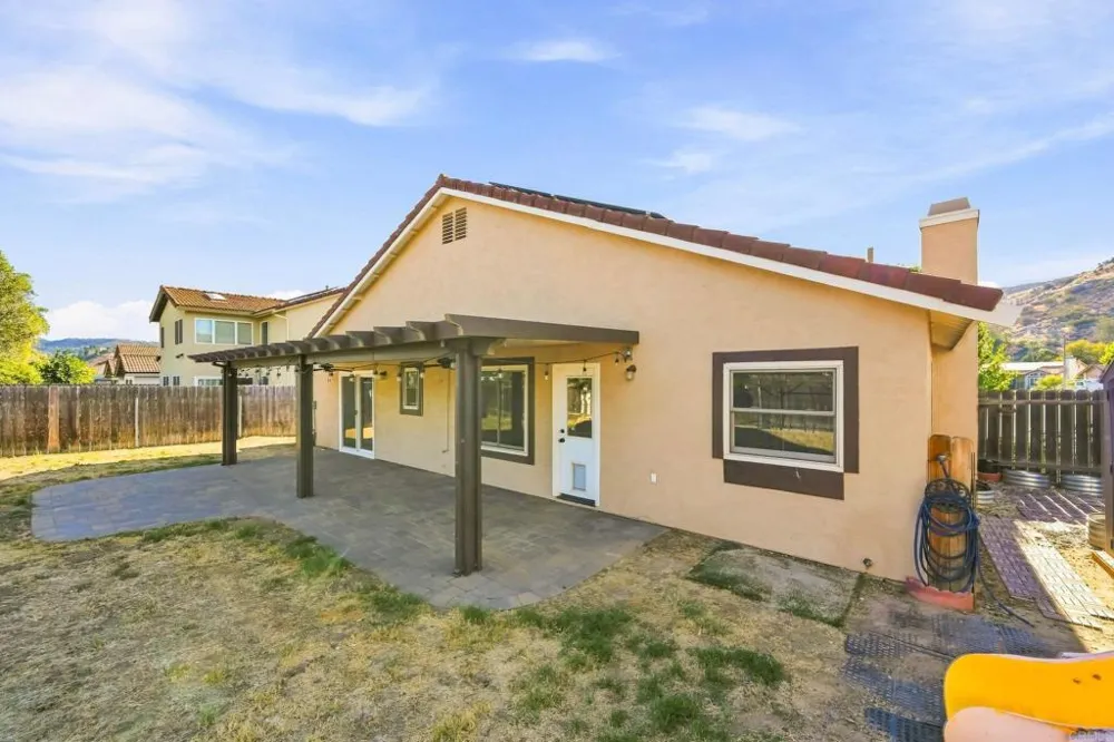 10355 PASEO PALMAS DR. Lakeside, CA 92040