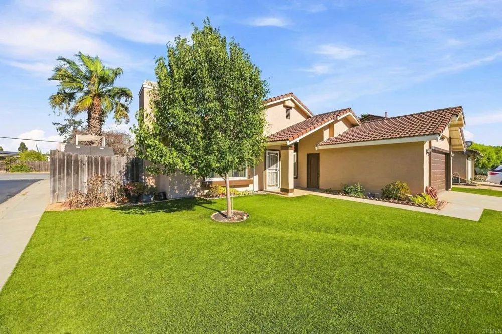 10355 PASEO PALMAS DR. Lakeside, CA 92040