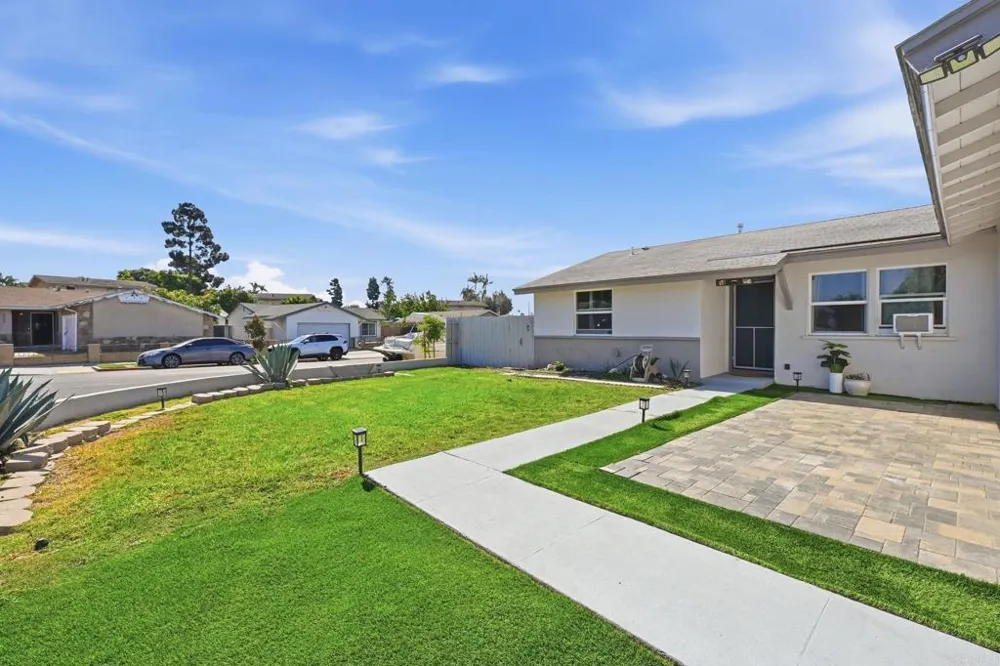 394 Coralwood Dr San Diego, CA 92114