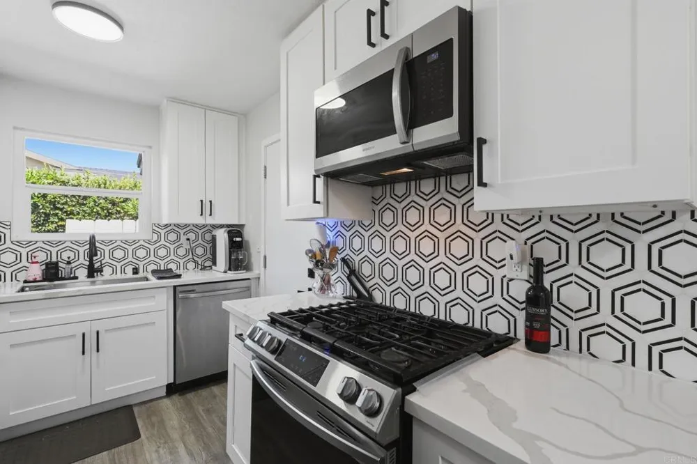 394 Coralwood Dr San Diego, CA 92114