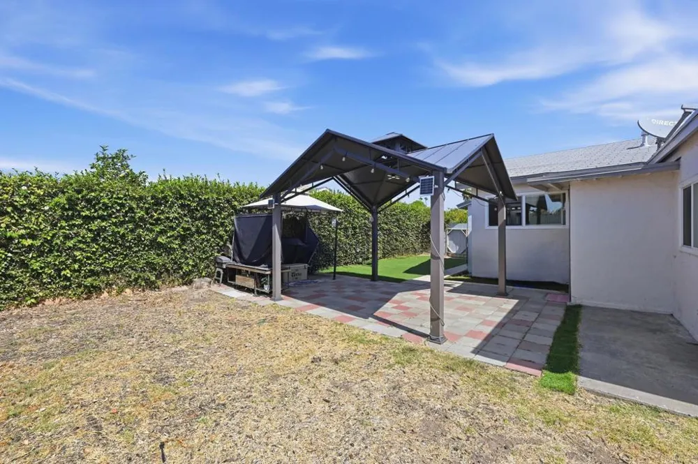 394 Coralwood Dr San Diego, CA 92114