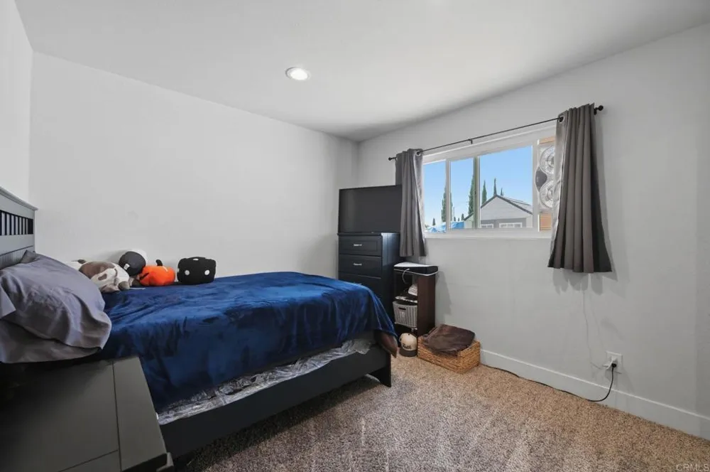 394 Coralwood Dr San Diego, CA 92114