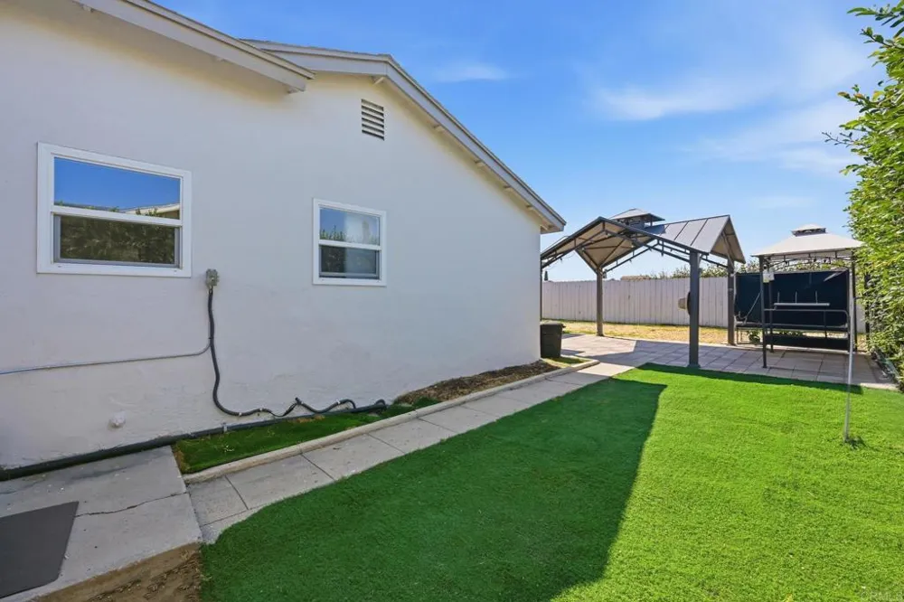 394 Coralwood Dr San Diego, CA 92114