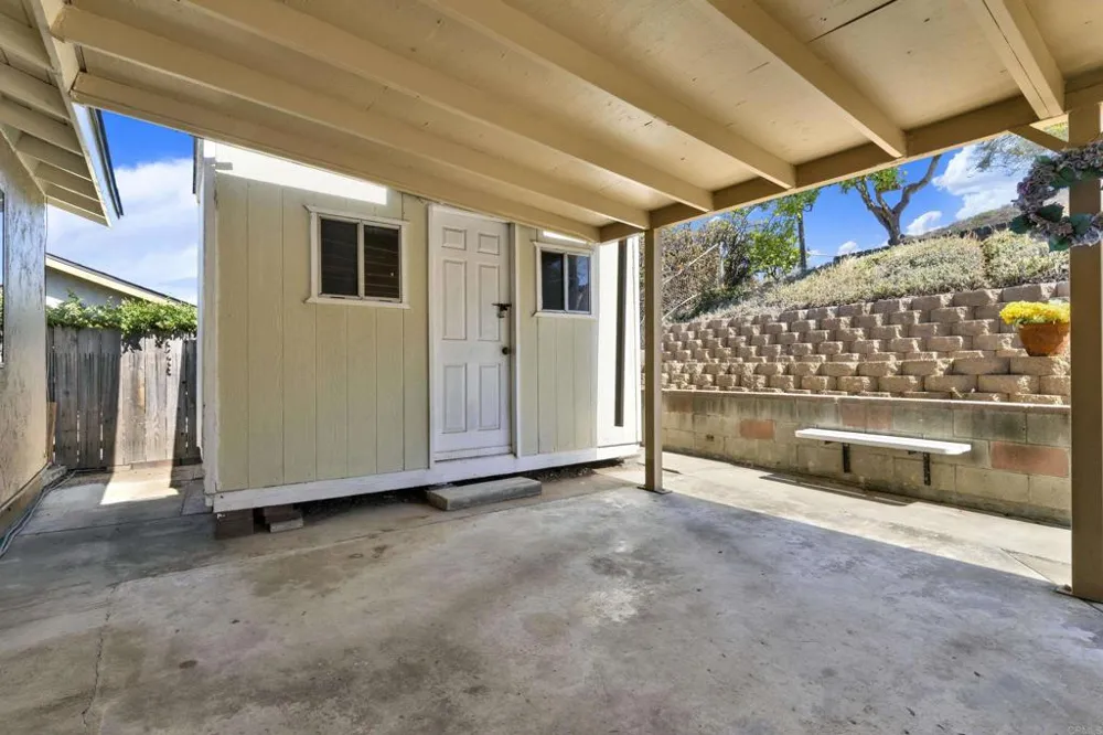 2415 Trace Spring Valley, CA 91978