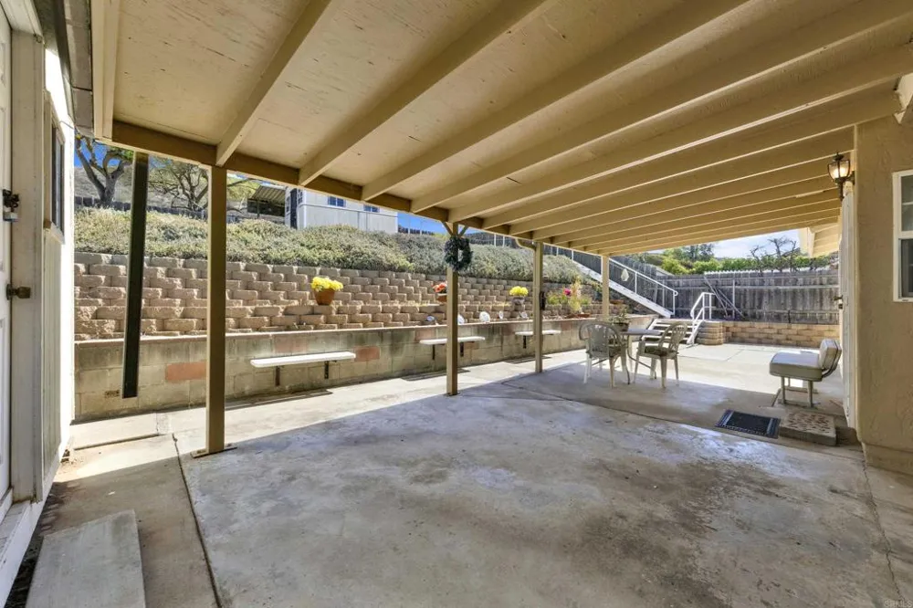 2415 Trace Spring Valley, CA 91978