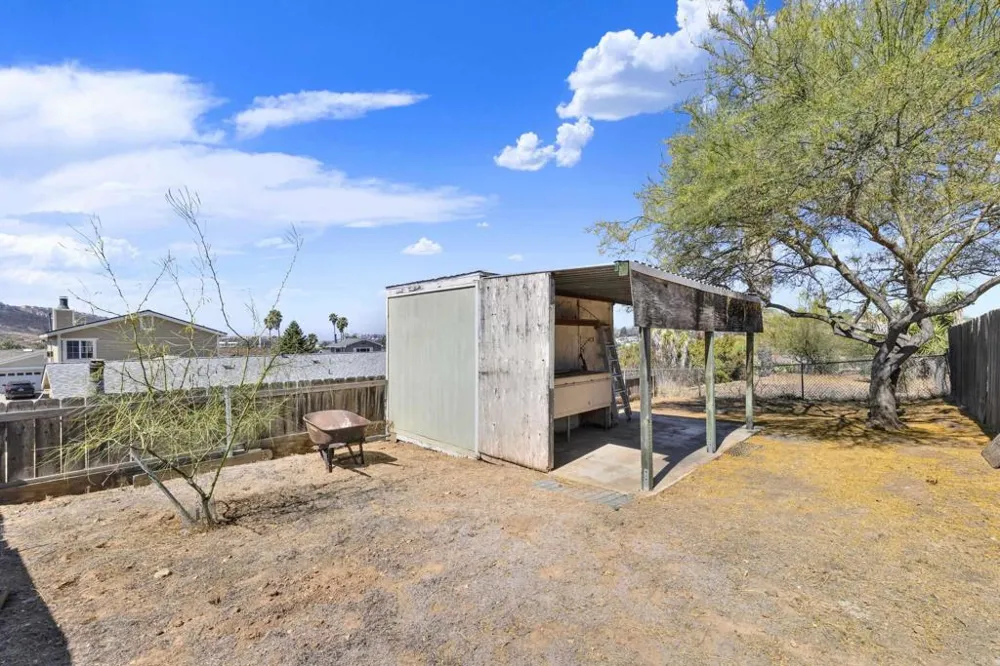 2415 Trace Spring Valley, CA 91978