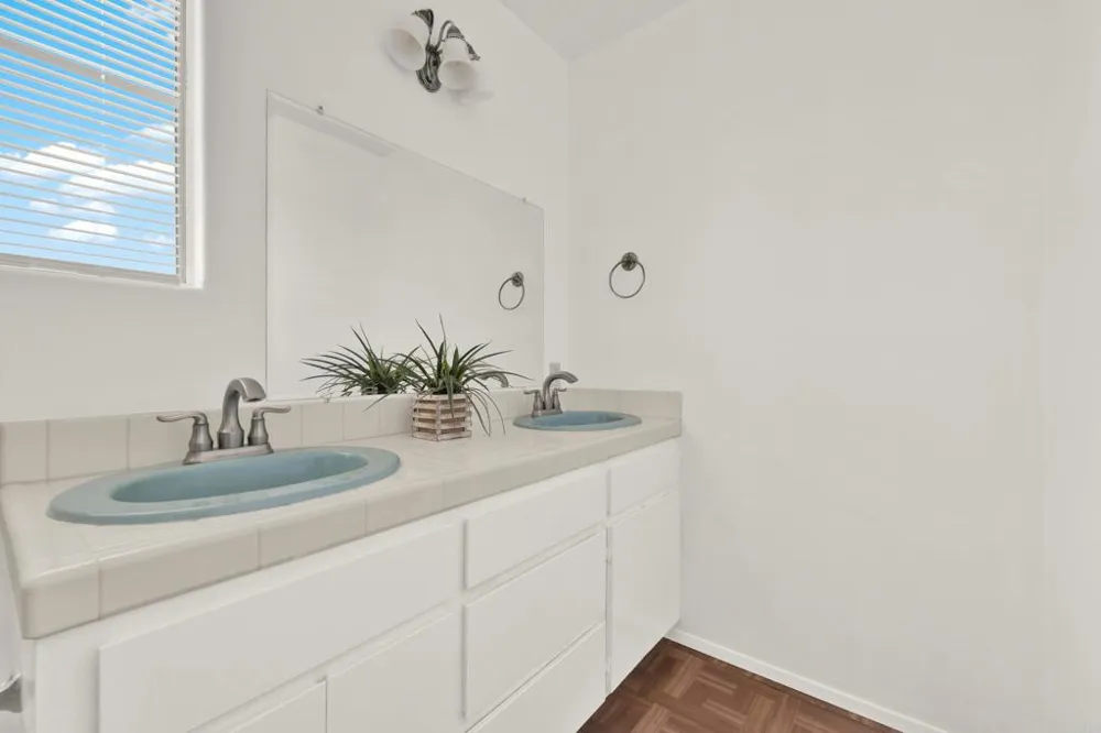 2415 Trace Spring Valley, CA 91978