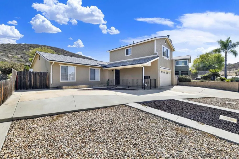 2415 Trace Spring Valley, CA 91978