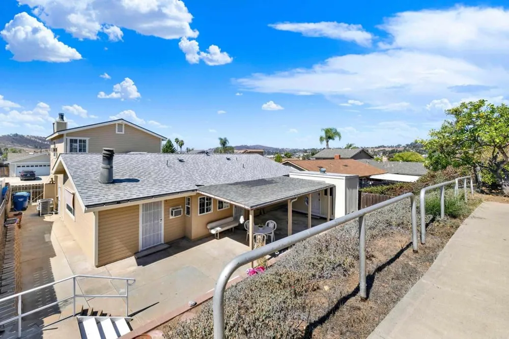 2415 Trace Spring Valley, CA 91978