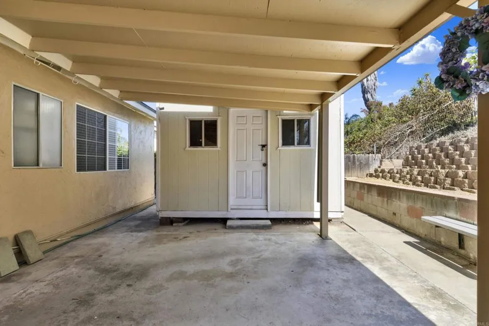 2415 Trace Spring Valley, CA 91978