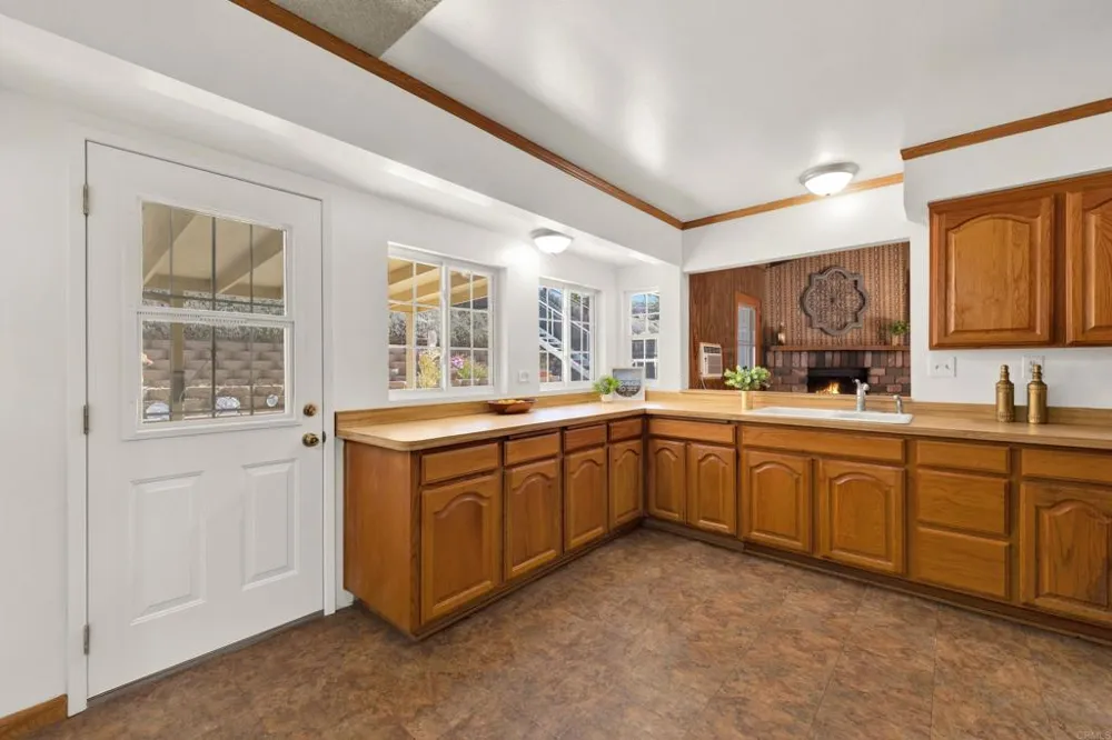 2415 Trace Spring Valley, CA 91978