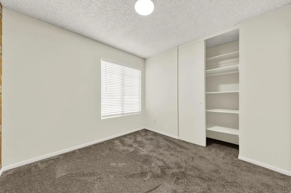 2415 Trace Spring Valley, CA 91978